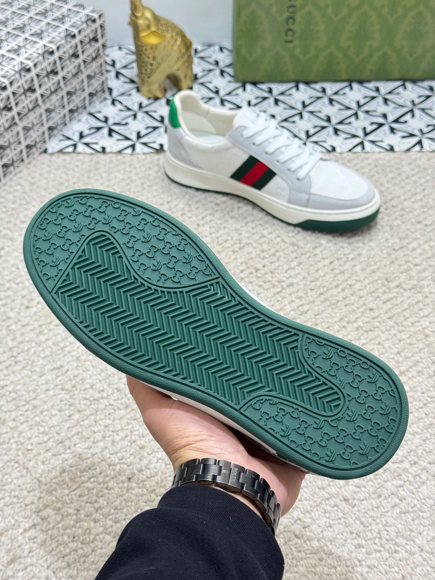 Men's shoes 💰400 [New model] 🪳🪳Gucci─Gucci classic. Gucci purchase level, comparable to genuine products without pressure, colorful style prevails, really looks good on the feet, original leather imported from Italy, the texture is amazing! Lasting technology, first-layer sheepskin lining imported from Italy, highly recommended product, a must-see, high quality will definitely satisfy you! Size: 38-44 (45 customized